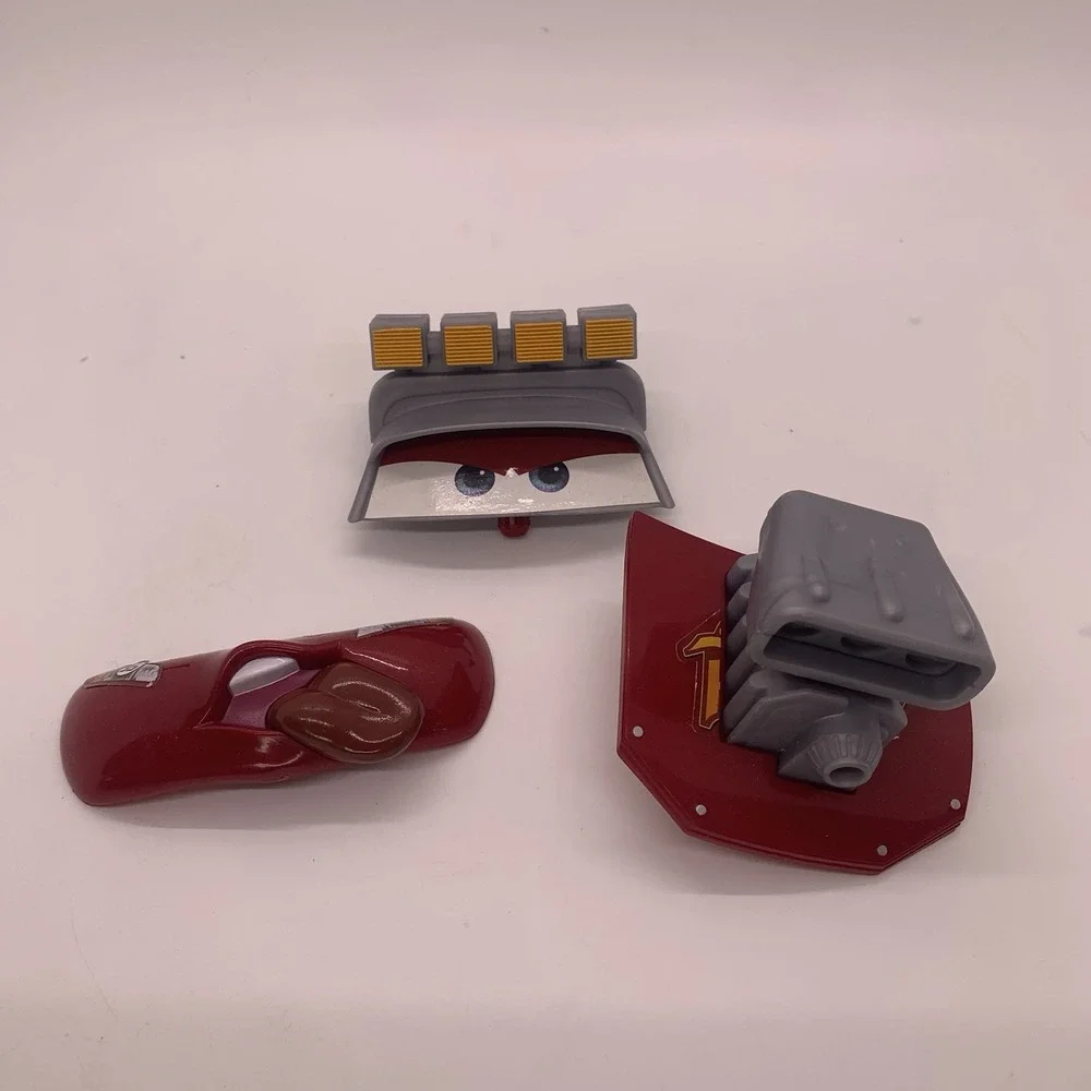 Disney Pixar Cars L5793 Gear Up 'n' Go Lightning McQueen Toy Accessories Rare